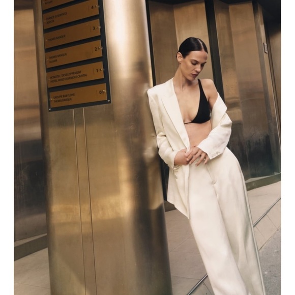 Zara SEMI-SHEER SILK BRA
BLACK​ - Picture 2 of 5